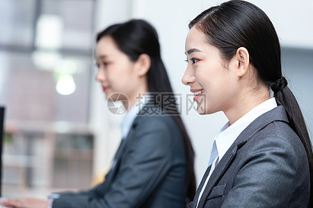 商務女性團隊 專業(yè)商務服務的卓越力量